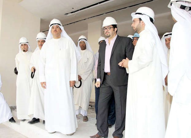 الشيخ سلمان الحمود يتابع اعمال المنشات﻿