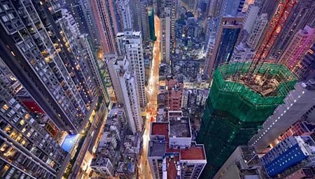 بالصور.. فرنسي يلتقط صوراً تحبس الأنفاس لناطحات السحاب