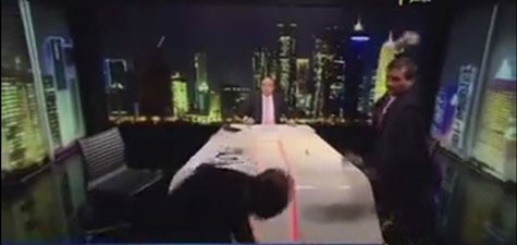 بالفيديو.. اشتباك بالايدي بين ضيفي "الاتجاه المعاكس" بسبب الازمة العراقية 