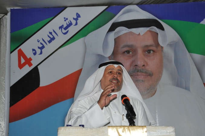 مرشح الدائرة الرابعة اللواء مد مشهور السعيديمخاطبا الحضور في مقره الانتخابي
