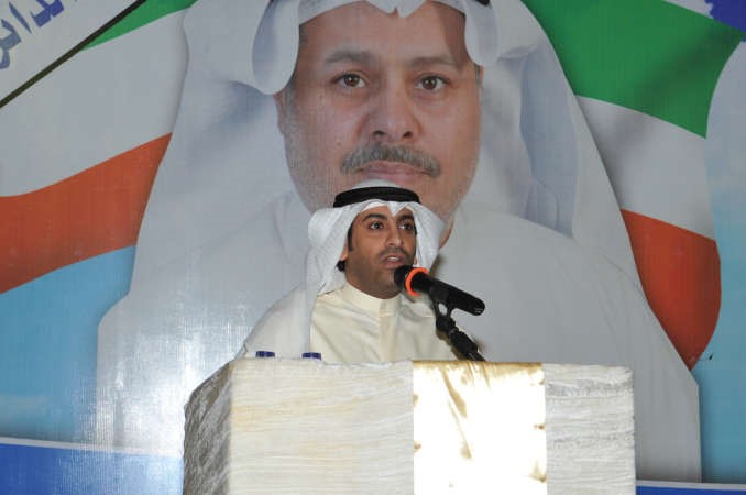 عريف الندوة يقدم المرشح السعيدي
