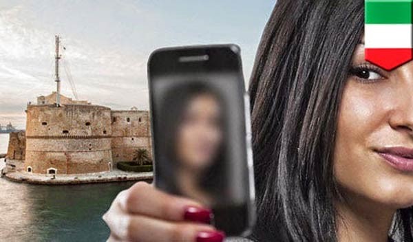 بالفيديو.. إيطالية تلتقط آخر صورة «سيلفي» لآخر لحظة في حياتها 