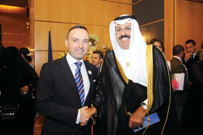 الفريق الشيخ احمد النواف يقدم التهاني للسفير الفرنسيمحمد خلوصي