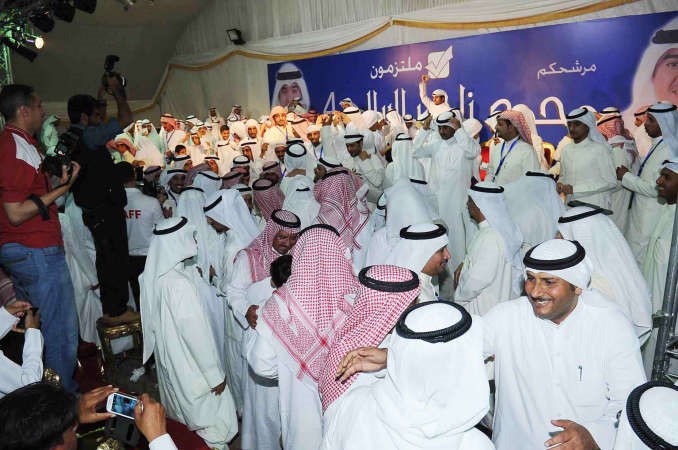 جانب اخر من الناخبين في مقر البراك