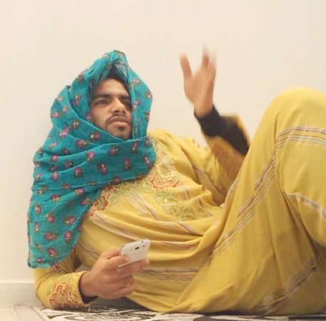 وفي مقطع اخر