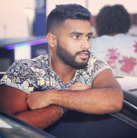 الاماراتي احمد فيروز