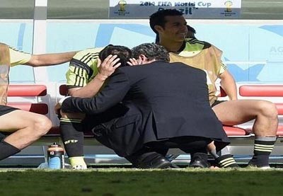 بالفيديو والصور.. فيا يودع المنتخب الإسباني بالدموع 