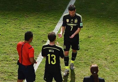 بالفيديو والصور.. فيا يودع المنتخب الإسباني بالدموع 