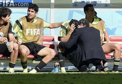 بالفيديو والصور.. فيا يودع المنتخب الإسباني بالدموع 