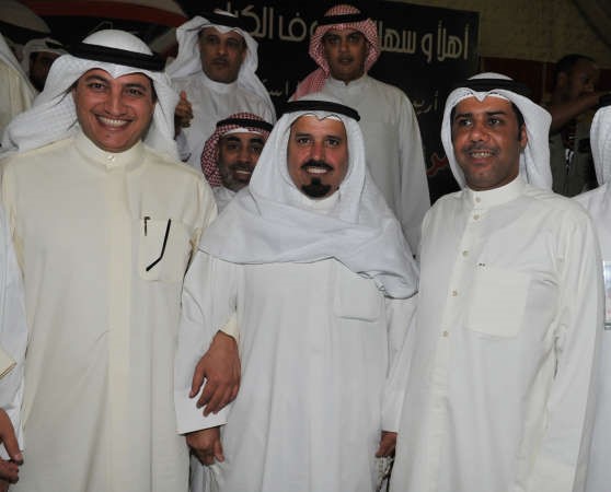 الزميل بداح العنزي متوسطا عسكر العنزي ومحمد المجلاد