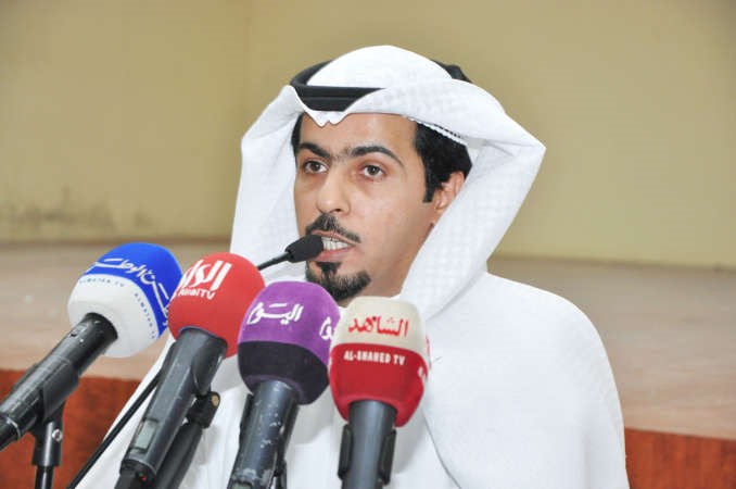عبدالعزيز الشرثان متحدثا