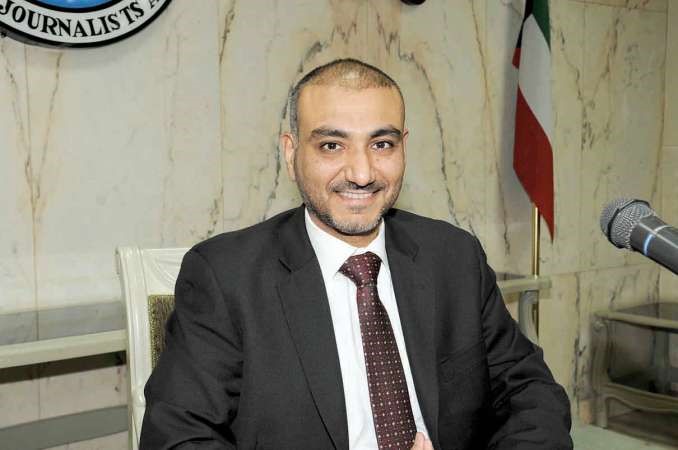 دعدنان الرشيد خلال المؤتمر اسامة ابوعطية 