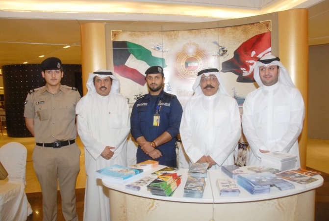 اللواء عبدالحميد العوضي وصالح الغنام في المهرجان 