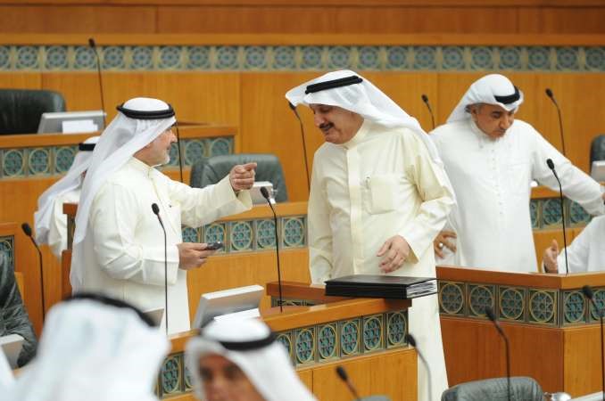 دعبدالحميد دشتي وكامل العوضي وصالح عاشور﻿