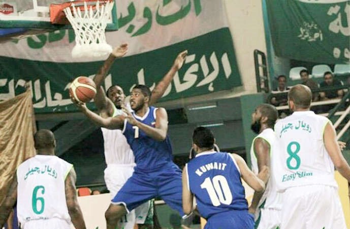 لاعب منتخبنا عبدالله الشمري تميز في البطولة