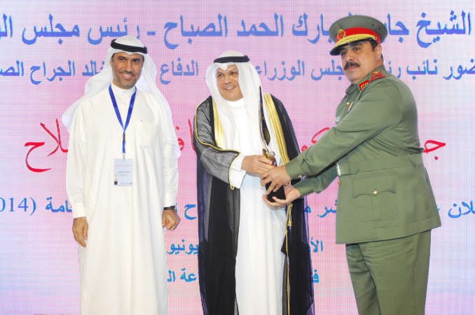 اللواء هاشم الرفاعي يتسلم درع الحرس الوطني المركز الاول﻿