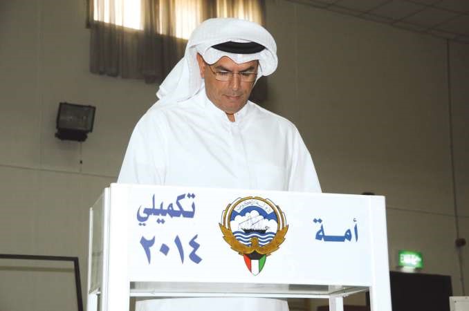 ناخب يدلي بصوته
﻿