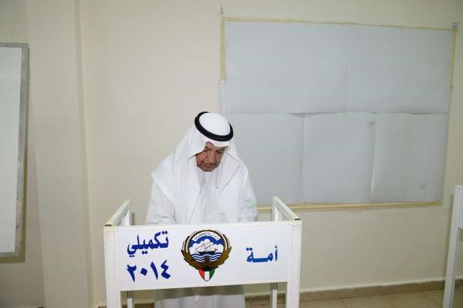 علي الغانم يدلي بصوته
﻿