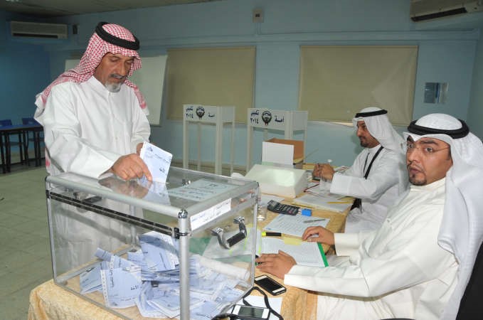 مواطن يدلي بصوته
﻿