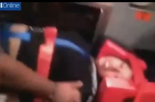 بالفيديو.. إسعاف فتاة أصيبت بـمس شيطاني