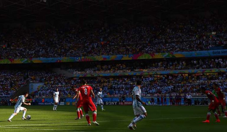 لماذا ستحرز الأرجنتين كأس العالم؟ ميسي أومارادونا المختلف 
