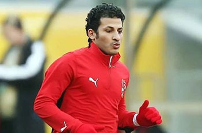 سيد معوض يؤجل اعتزاله