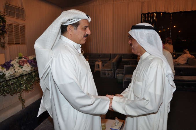 عبدالله المعيوف يتلقى مباركة
