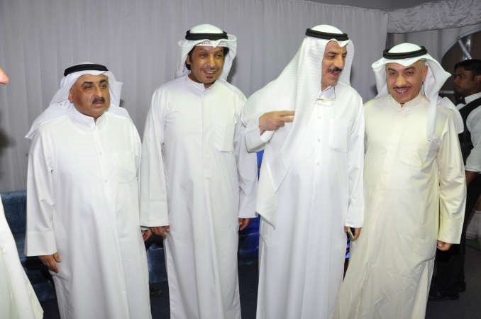 عبدالله المعيوف بين المهنئين
