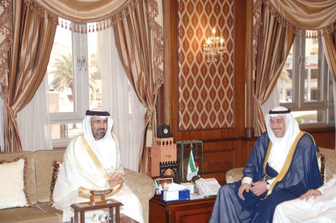 الشيخ فيصل الحمود مستقبلا السفير الاماراتي 
