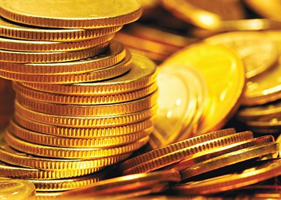 تباهى للحظات بمؤخر الصداق فألزمته المحكمة به ذهباً