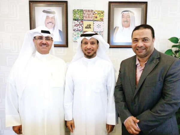 الشيخ فهد المبارك مستقبلا دخالد الحيص ومحمد عبدالعزيز﻿