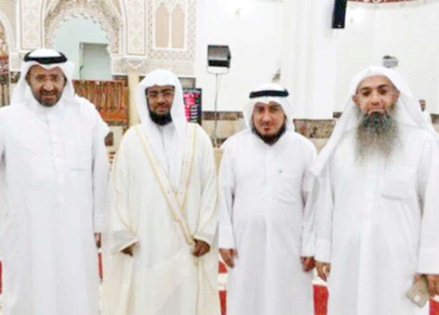 عبدالمجيد الاركاني واحمد الدوسري في مركز ضاحية جابر العلي