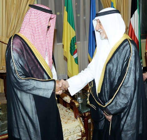 سمو ولي العهد الشيخ نواف الاحمد يتلقى تهنئة عبدالعزيز الغنام﻿