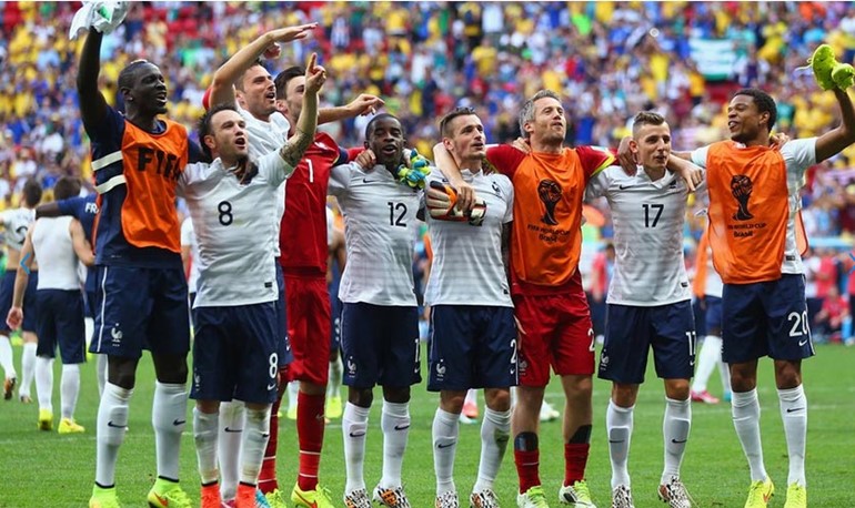 فرحة تاهل المنتخب الفرنسي على حساب نيجيريا الى الدور الربع النهائي