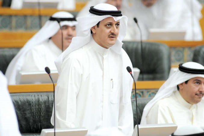 فارس العتيبي يؤدي القسم