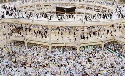شرطة مكة : لا يمكن تركيب بوابات إلكترونية في الحرم لكشف الأسلحة والأدوات الحادة