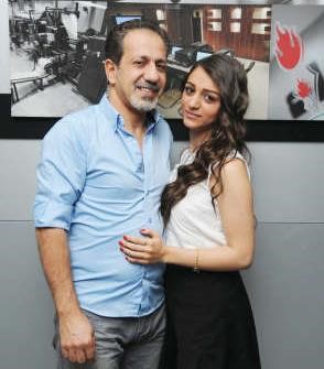 نور مع والدها فريال حماد﻿