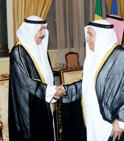 دشملان العيسى مباركا للشيخ جابر العبدالله