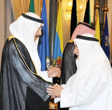 عمانويل غريب مباركا للشيخ جابر العبدالله