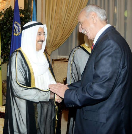 حديث باسم بين صاحب السمو ومحمد السنعوسي