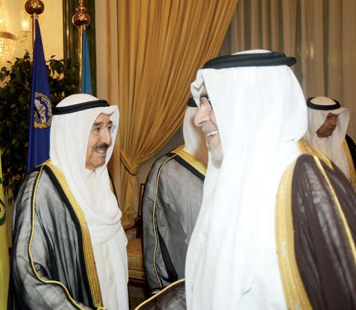 عدنان عبدالصمد مباركا لصاحب السمو