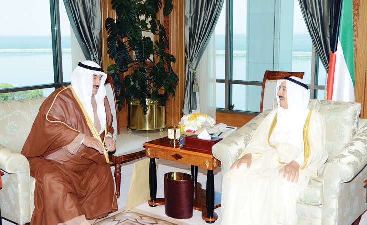 صاحب السمو الامير الشيخ صباح الاحمد مستقبلا سمو الشيخ ناصر المحمد ﻿