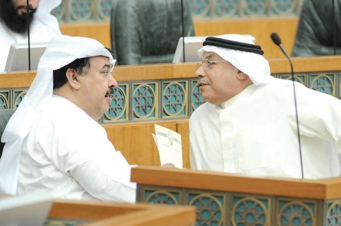الشيخ خالد الجراح وخلف دميثير
