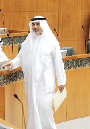 صالح عاشور خلال الجلسة
