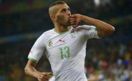 نجم منتخب الجزائر لأحلام: "لسنا بحاجة لأموالك"