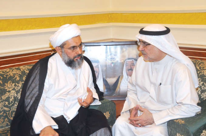 النائب احمد لاري يقدم التهاني لعبدالله دشتي محمد هاشم