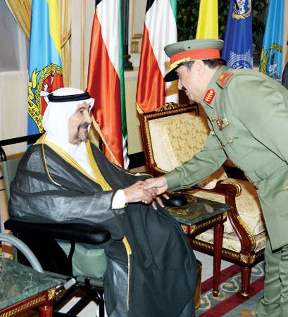 احد قادة الحرس الوطني مهنئا سمو الشيخ سالم العلي﻿
