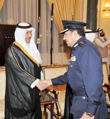 سمو الشيخ جابر المبارك يتلقى تهنئة من العقيد خليل الامير﻿