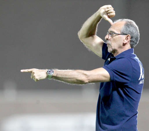 الكندري ينضم لتدريبات الأزرق اليوم