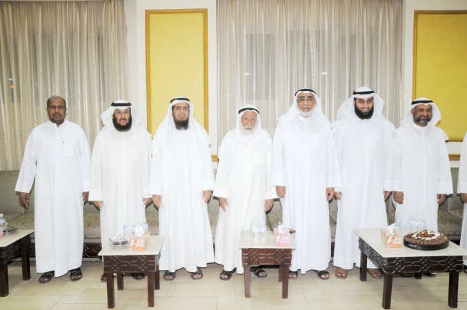 حمود الرومي يقدم التهاني خلال حفل جمعية احياء التراث الاسلاميمحمد خلوصي